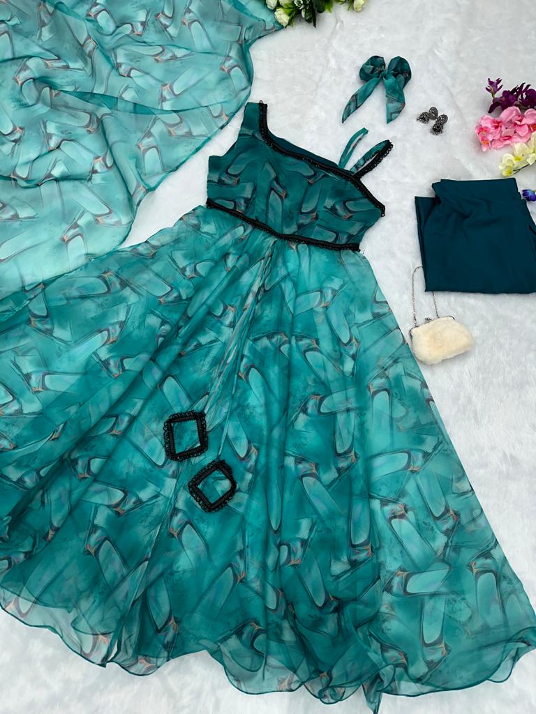 elegant-suit-label-manali