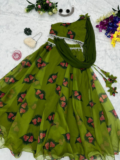 Mehendi Lehenga..