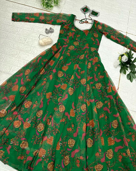 Pretty GREEN Gown💚