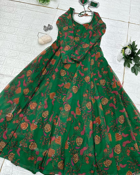 Pretty GREEN Gown💚